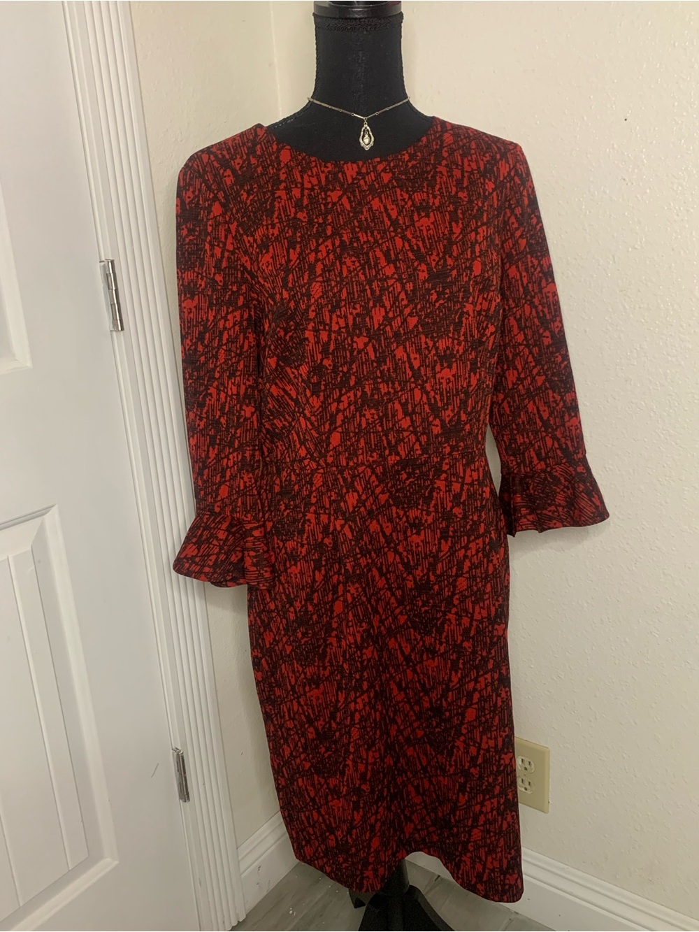 connected apparel Red and Black Abstract Long Sleeve Shift Dress